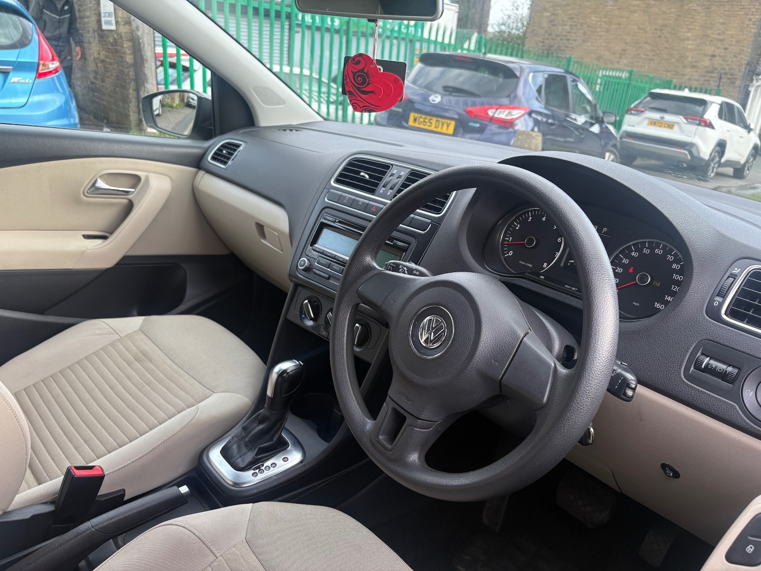 Used Volkswagen Polo 2010 for sale - 78140519: Photo 7