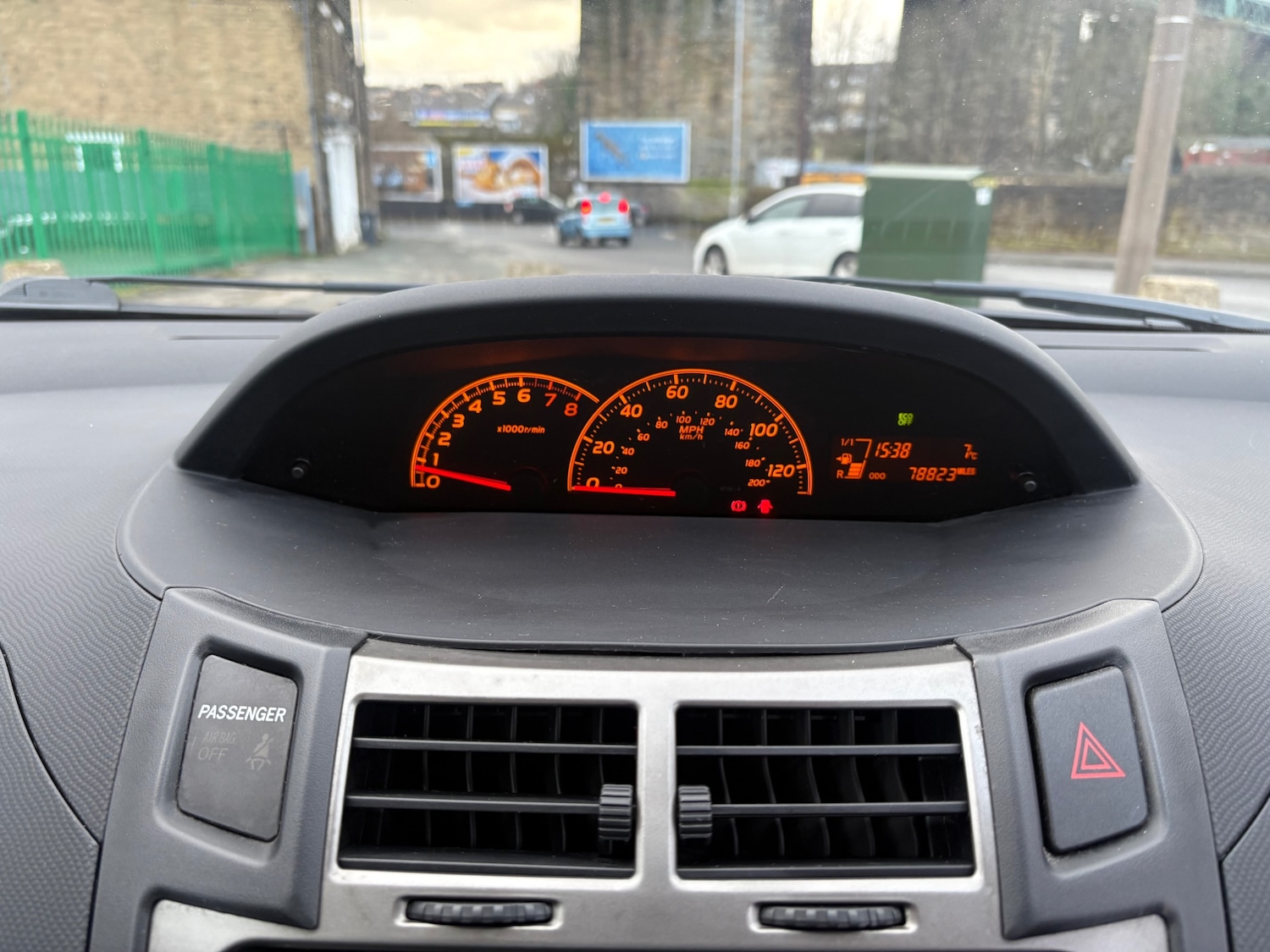 Used Toyota Yaris 2011 for sale - 77818530: Photo 12