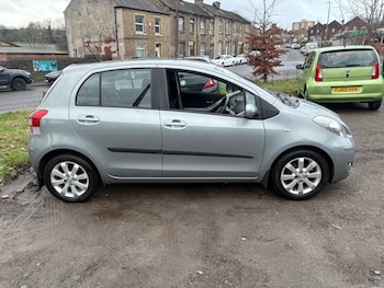 Used Toyota Yaris 2011 for sale - 77818530: Photo