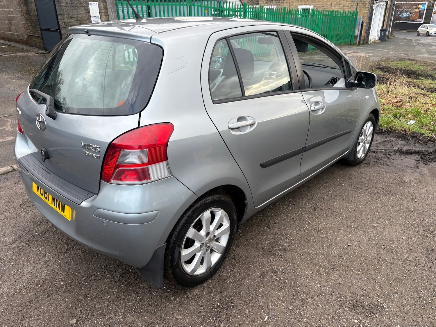 Used Toyota Yaris 2011 for sale - 77818530: Photo 7