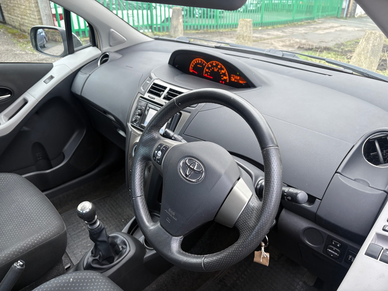 Used Toyota Yaris 2011 for sale - 77818530: Photo 9