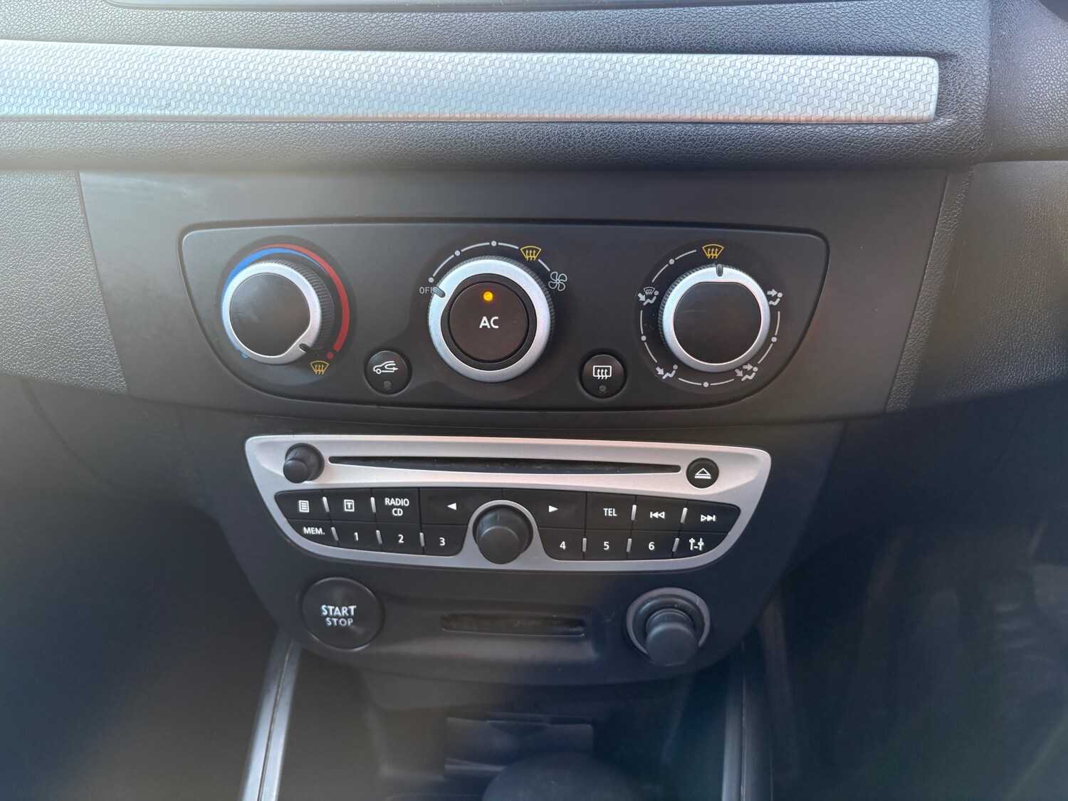 Used Renault Megane 2011 for sale - 78106413: Photo 10