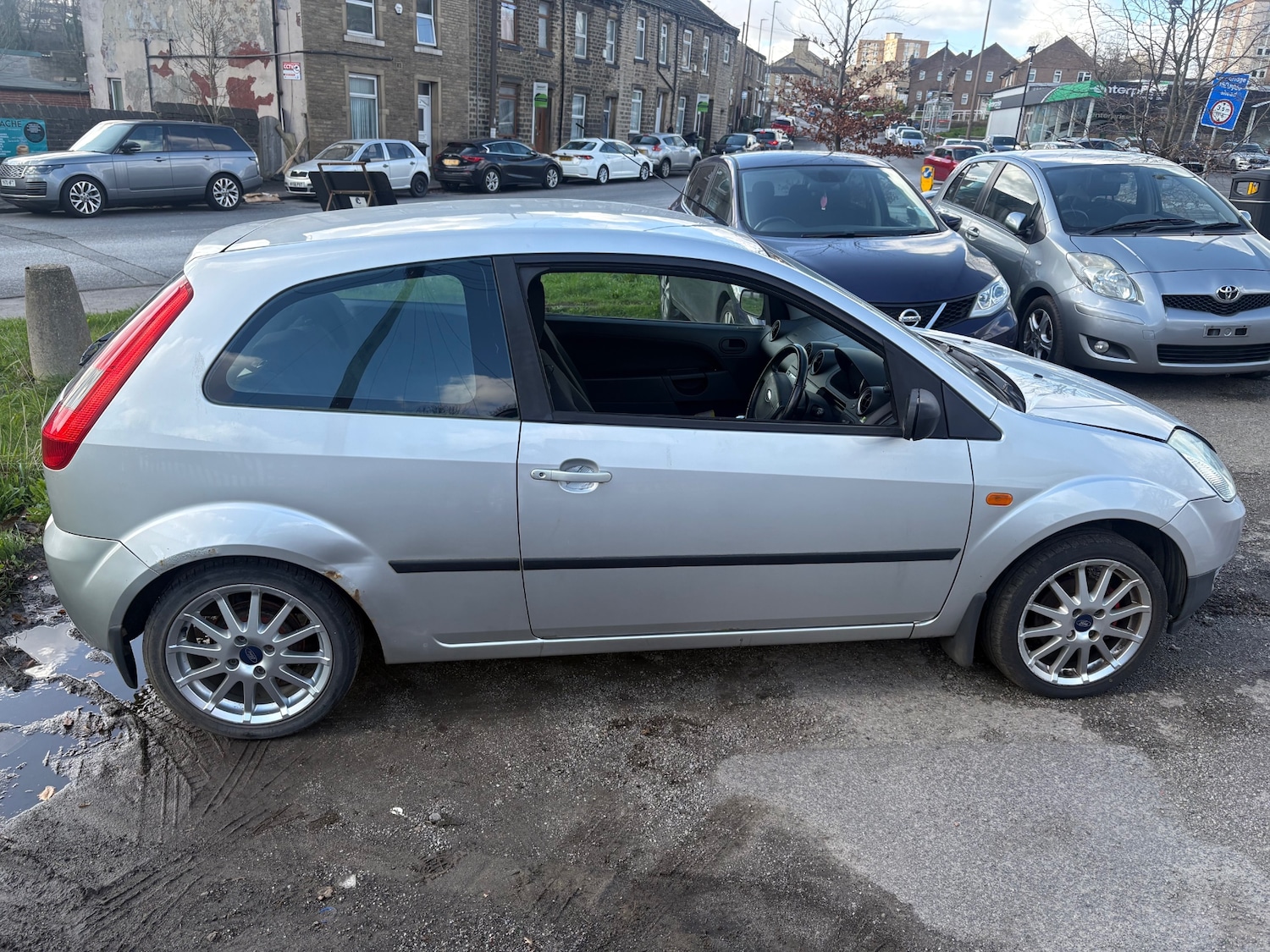 Used Ford Fiesta 2004 for sale - 77891538: Photo 2