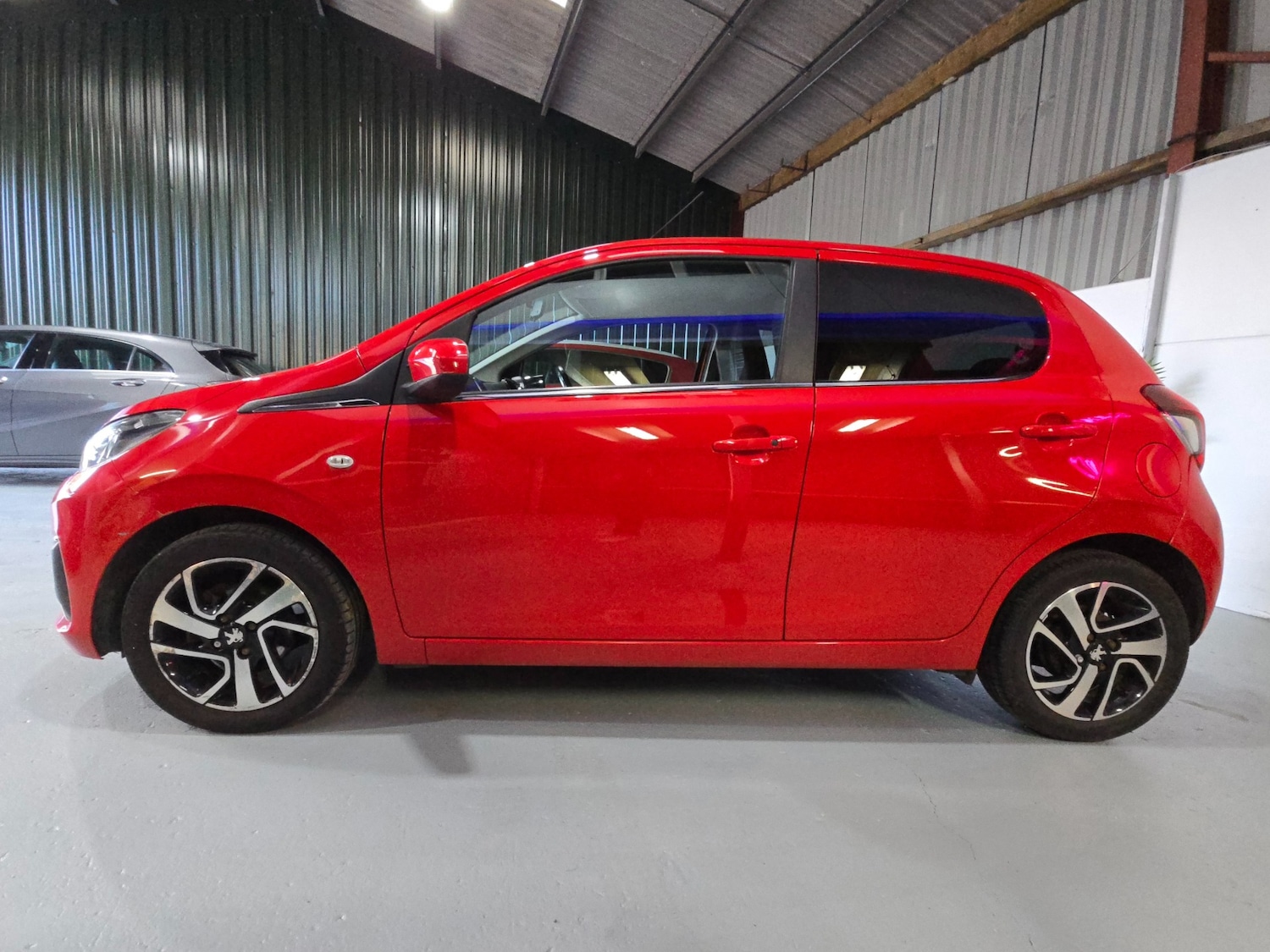 Used Peugeot 108 2017 for sale - 76027846: Photo 11