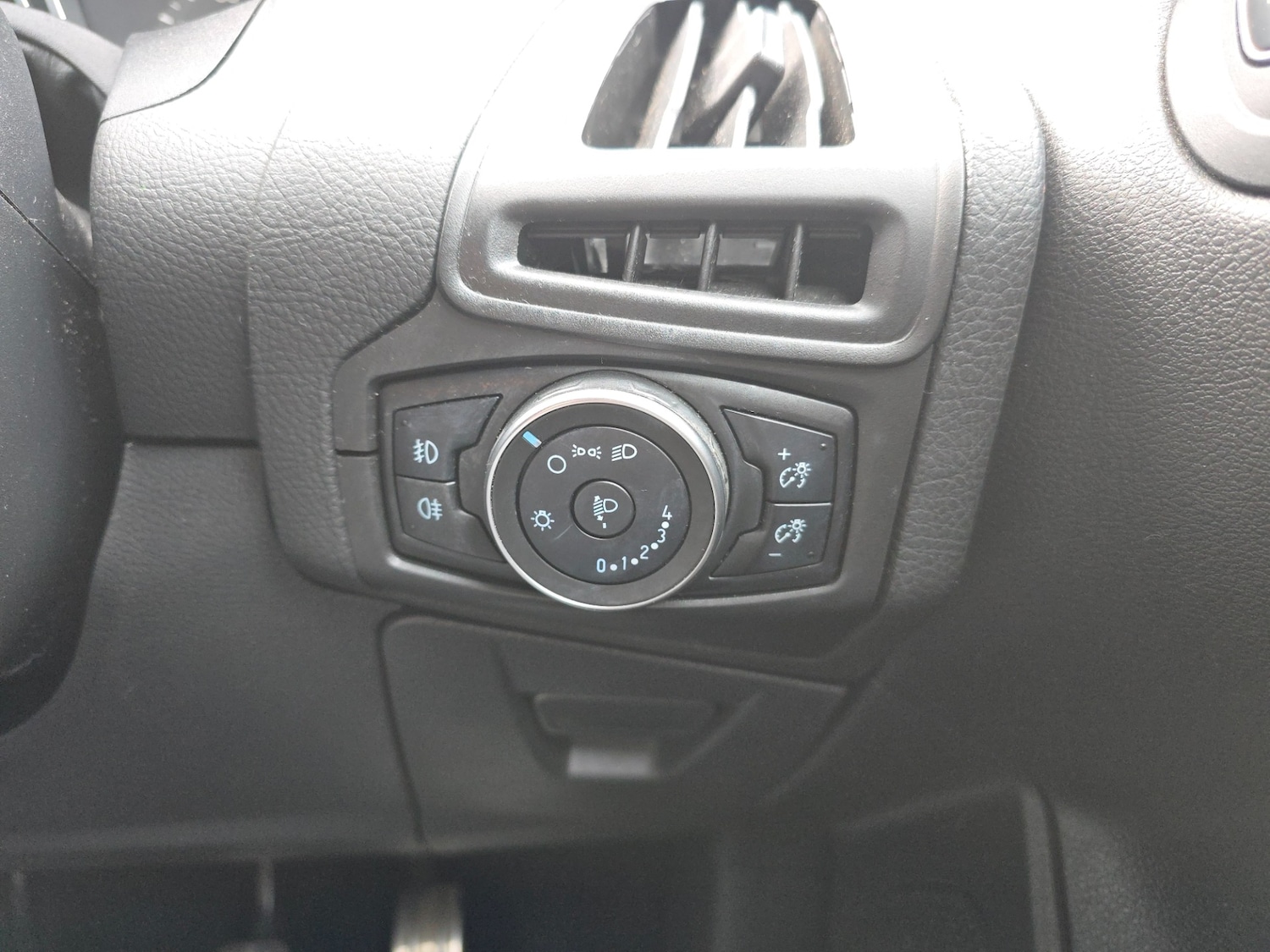 Used Ford Focus 2018 for sale - 76055970: Photo 28