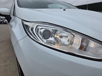 Used Ford Fiesta 2015 for sale - 79202511: Photo