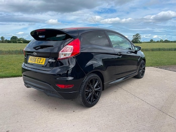 Used Ford Fiesta 2016 for sale - 79212201: Photo