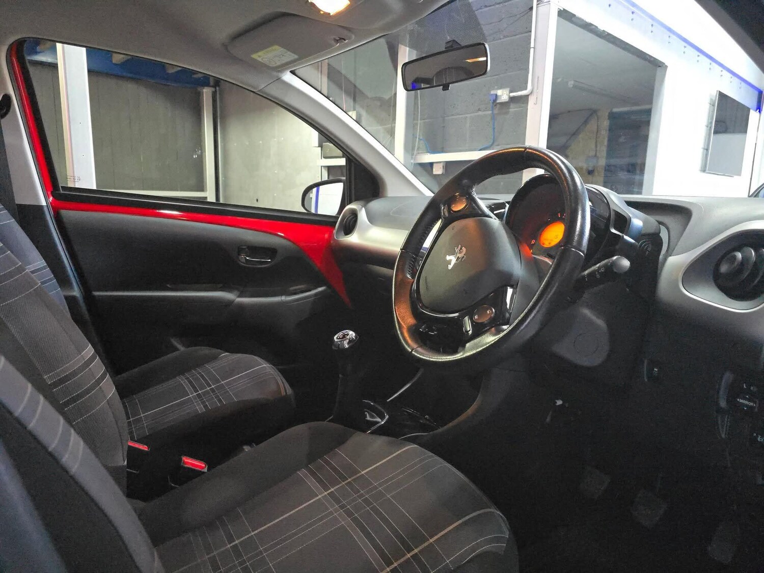 Used Peugeot 108 2017 for sale - 77519560: Photo 31