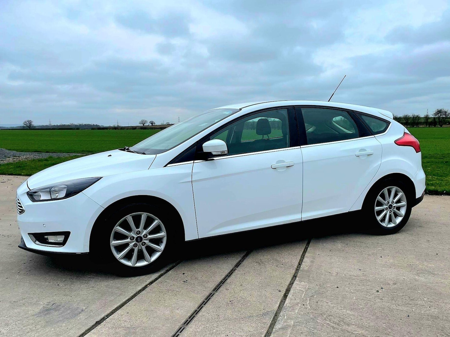 Used Ford Focus 2015 for sale - 77882332: Photo 3