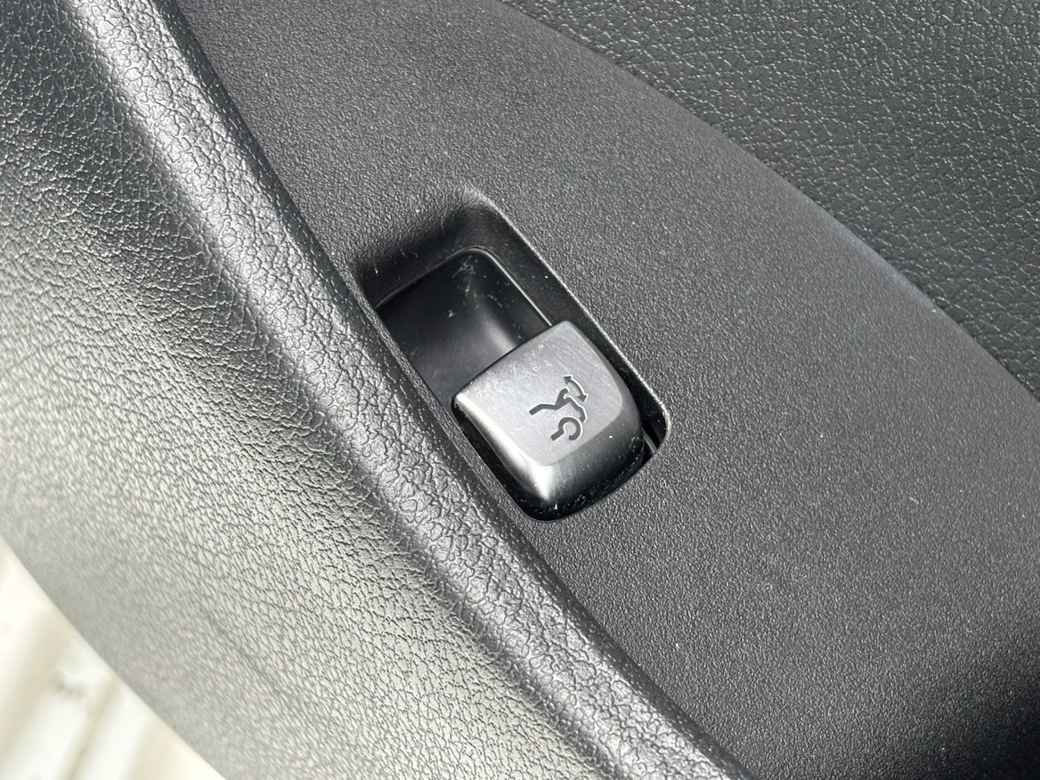 Used Mercedes-Benz E Class 2018 for sale - 78198071: Photo 19