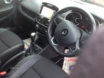 Used Renault Clio 2016 for sale - 76573857: Photo