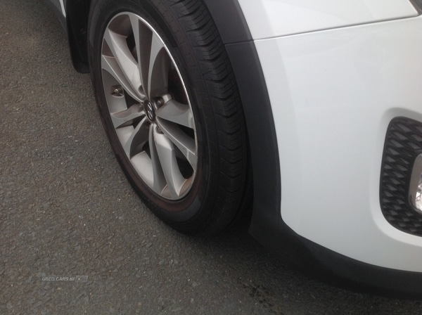 Used Hyundai Santa Fe 2015 for sale - 77613532: Photo 2