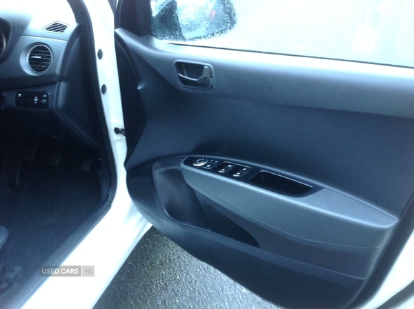 Used Hyundai i10 2018 for sale - 77388095: Photo 4