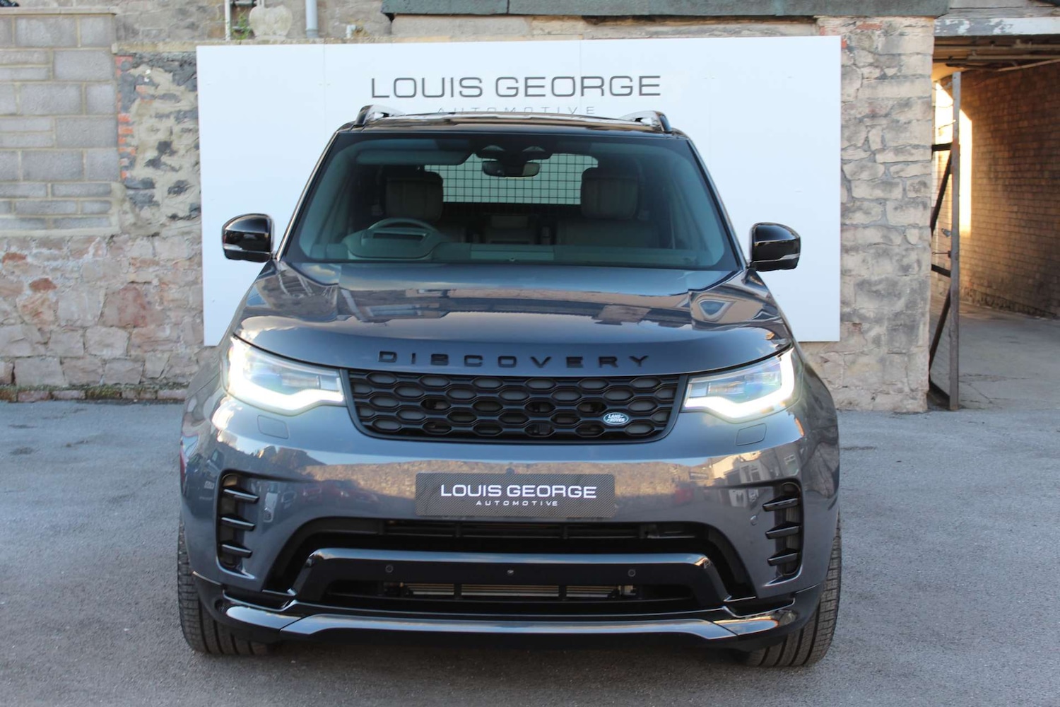 Used Land Rover Discovery 2025 for sale - 76642982: Photo 2