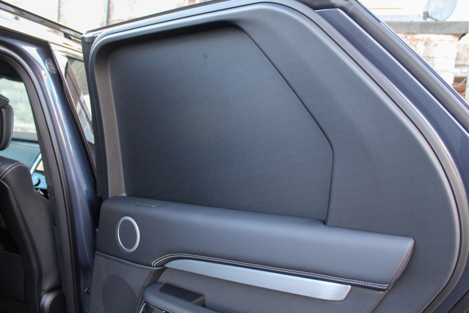 Used Land Rover Discovery 2025 for sale - 76642982: Photo 28