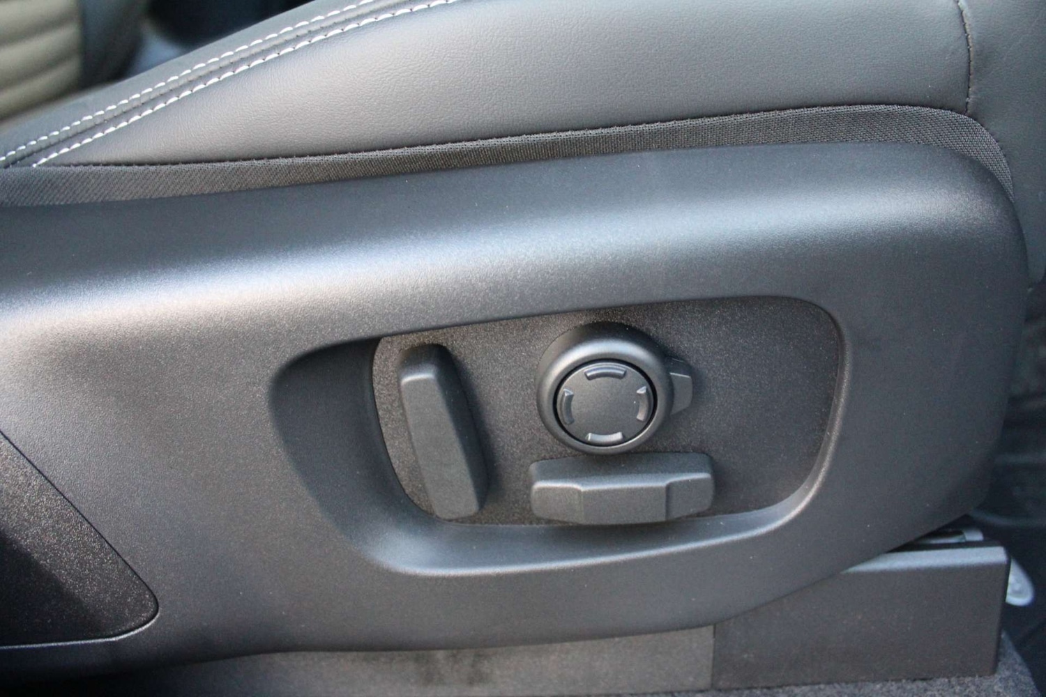 Used Land Rover Discovery 2025 for sale - 76642982: Photo 50