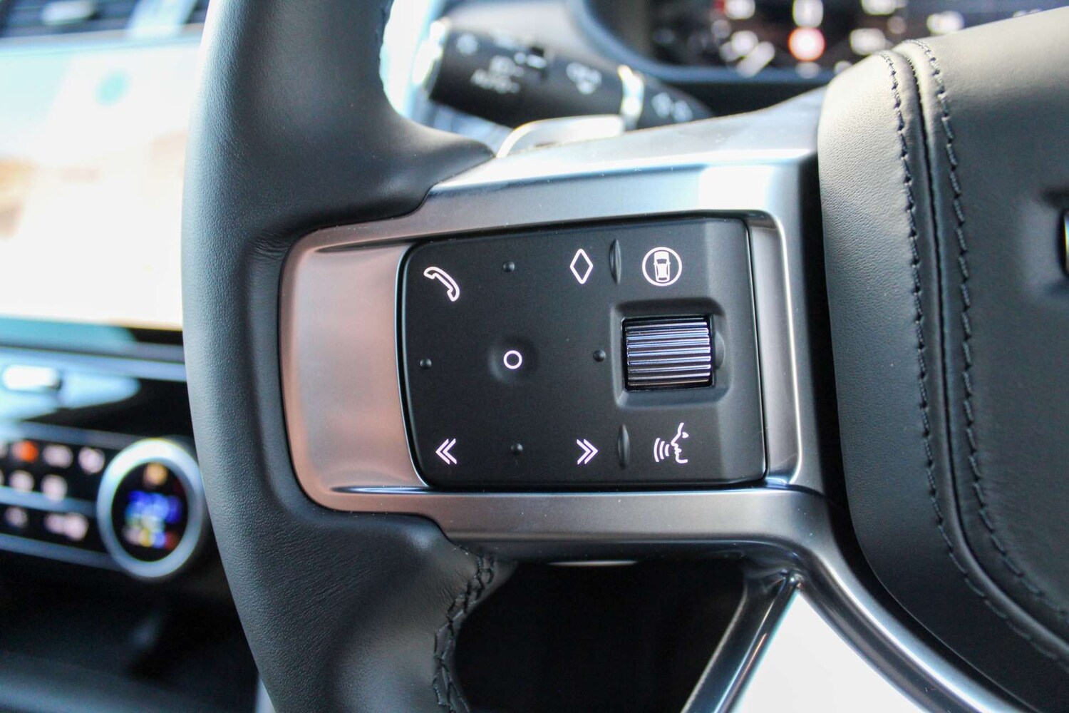 Used Land Rover Discovery 2025 for sale - 76642982: Photo 52