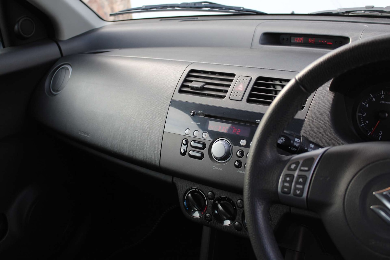 Used Suzuki Swift 2010 for sale - 76709143: Photo 20