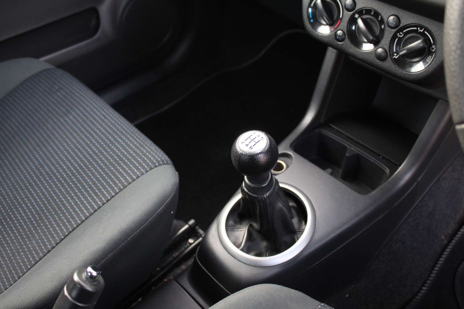 Used Suzuki Swift 2010 for sale - 76709143: Photo 21