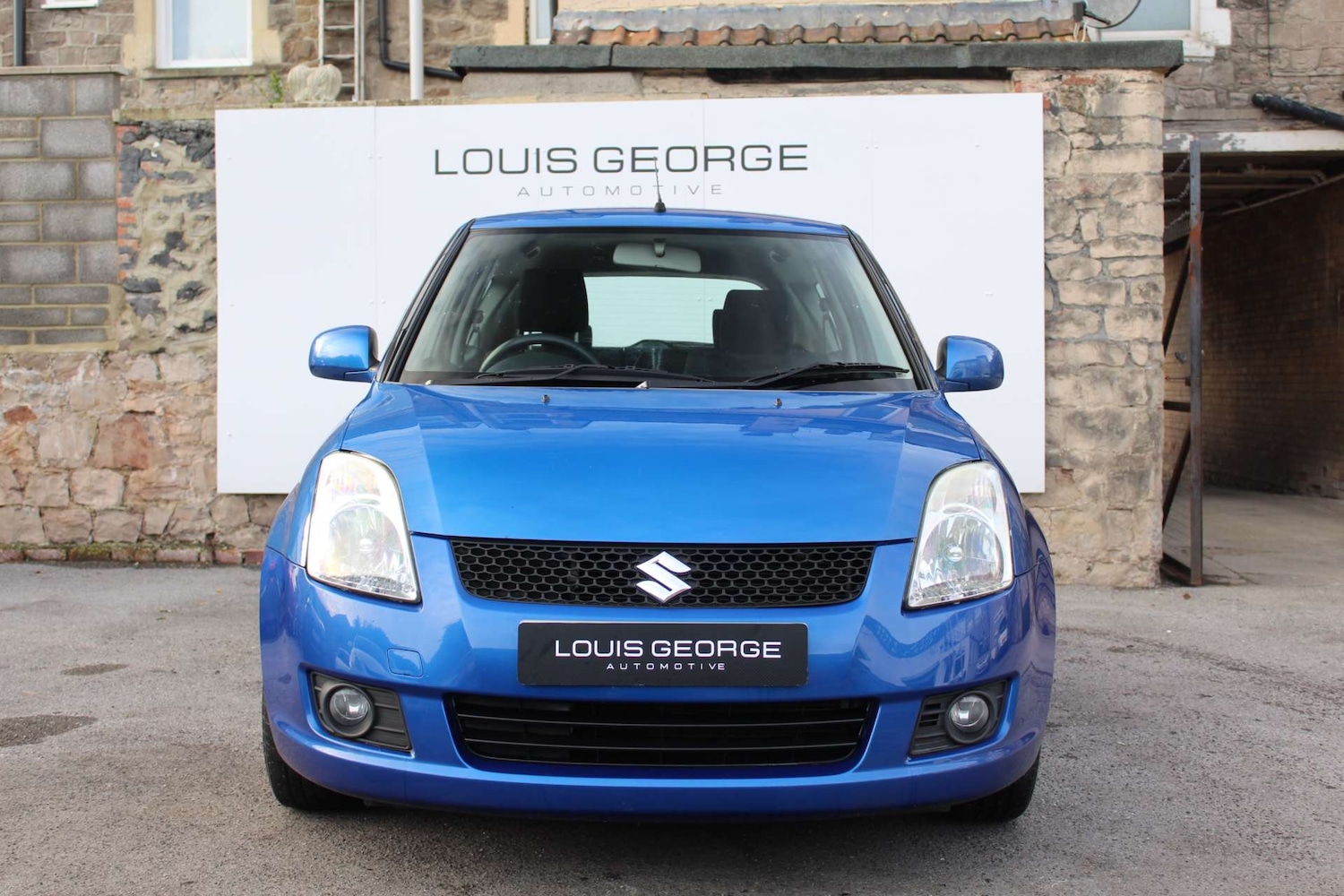 Used Suzuki Swift 2010 for sale - 76709143: Photo 3