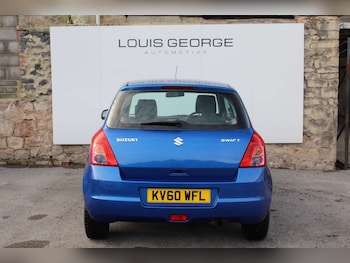 Used Suzuki Swift 2010 for sale - 76709143: Photo