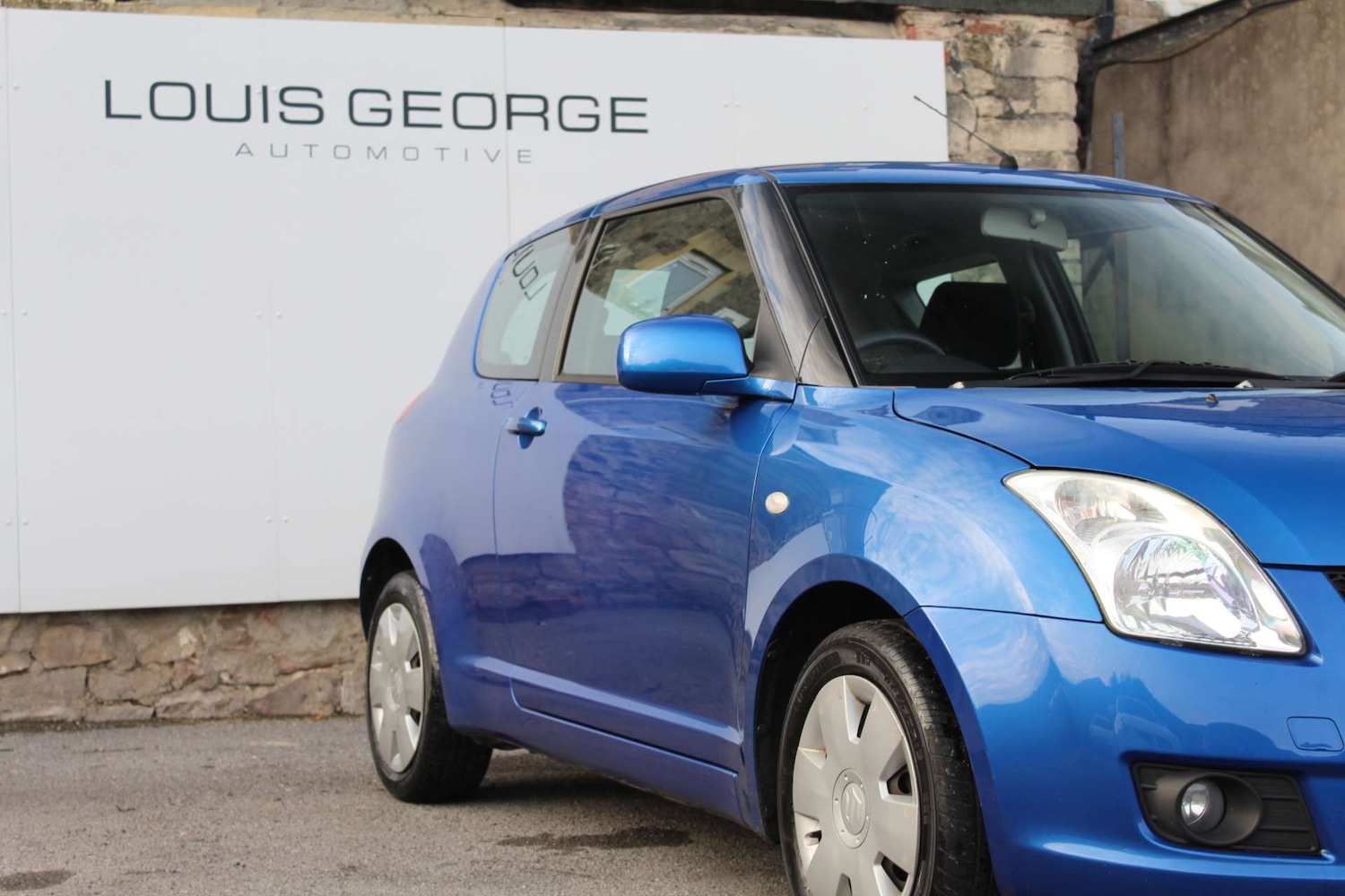 Used Suzuki Swift 2010 for sale - 76709143: Photo 5