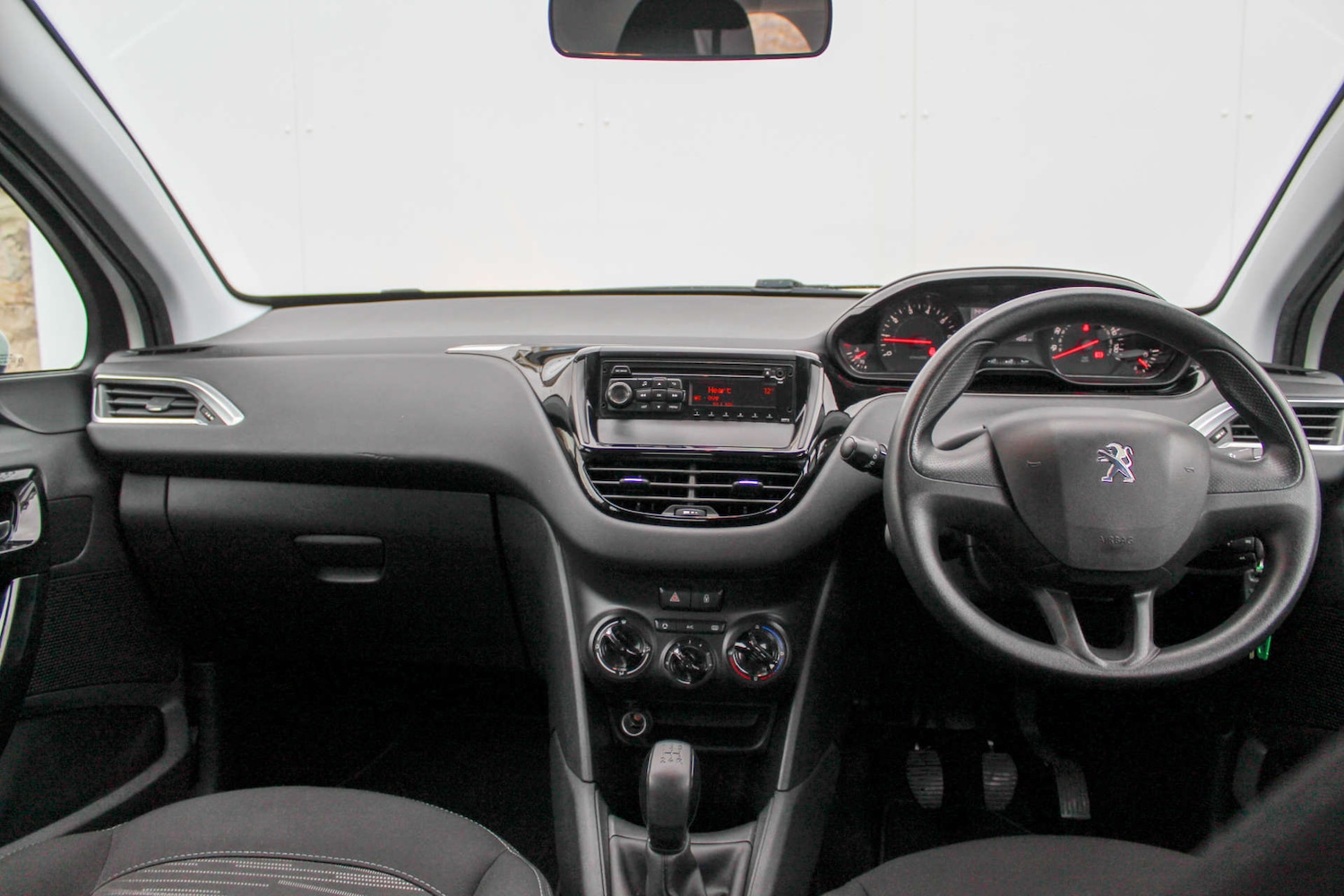 Used Peugeot 208 2013 for sale - 76382754: Photo 18