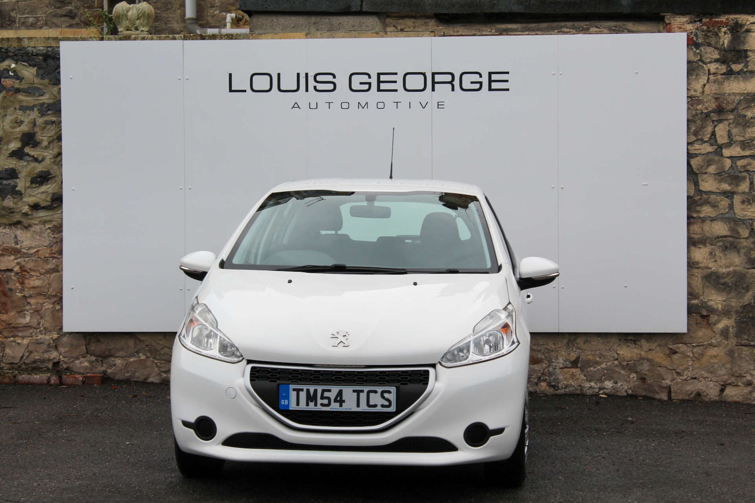 Used Peugeot 208 2013 for sale - 76382754: Photo 2
