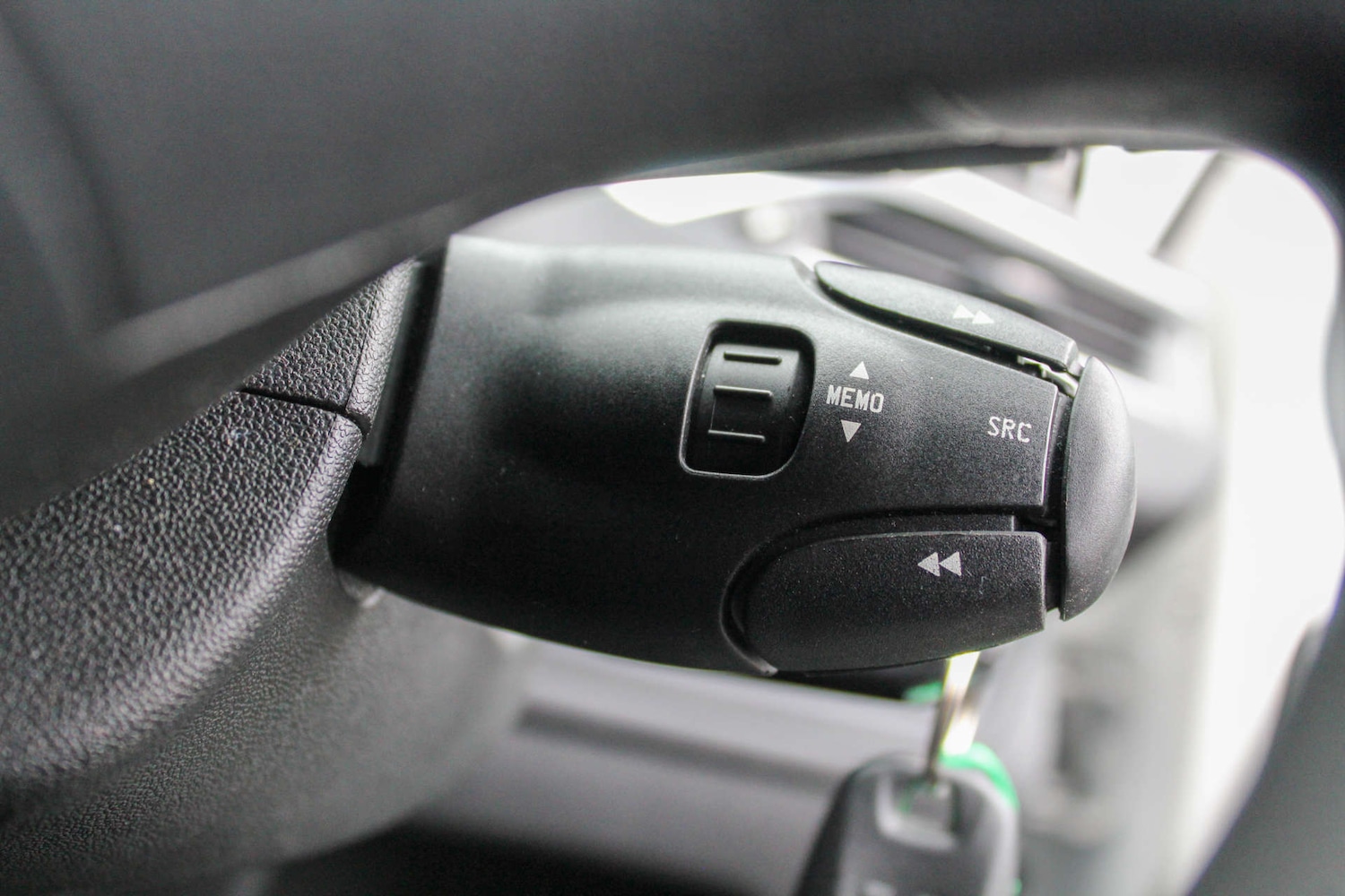 Used Peugeot 208 2013 for sale - 76382754: Photo 21