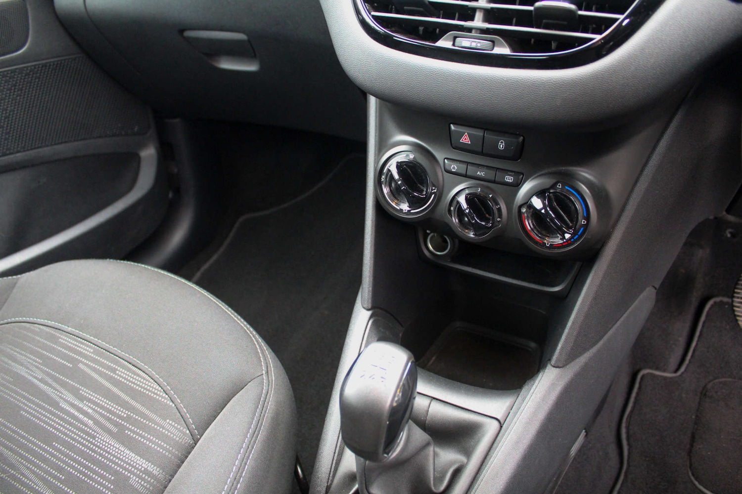 Used Peugeot 208 2013 for sale - 76382754: Photo 23