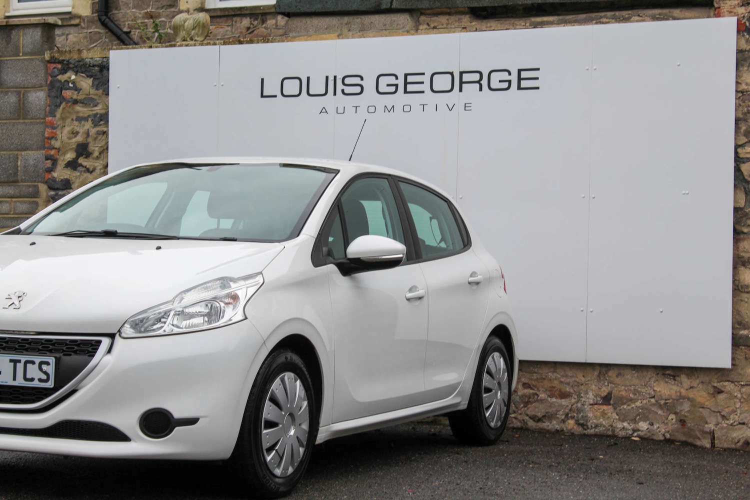 Used Peugeot 208 2013 for sale - 76382754: Photo 5