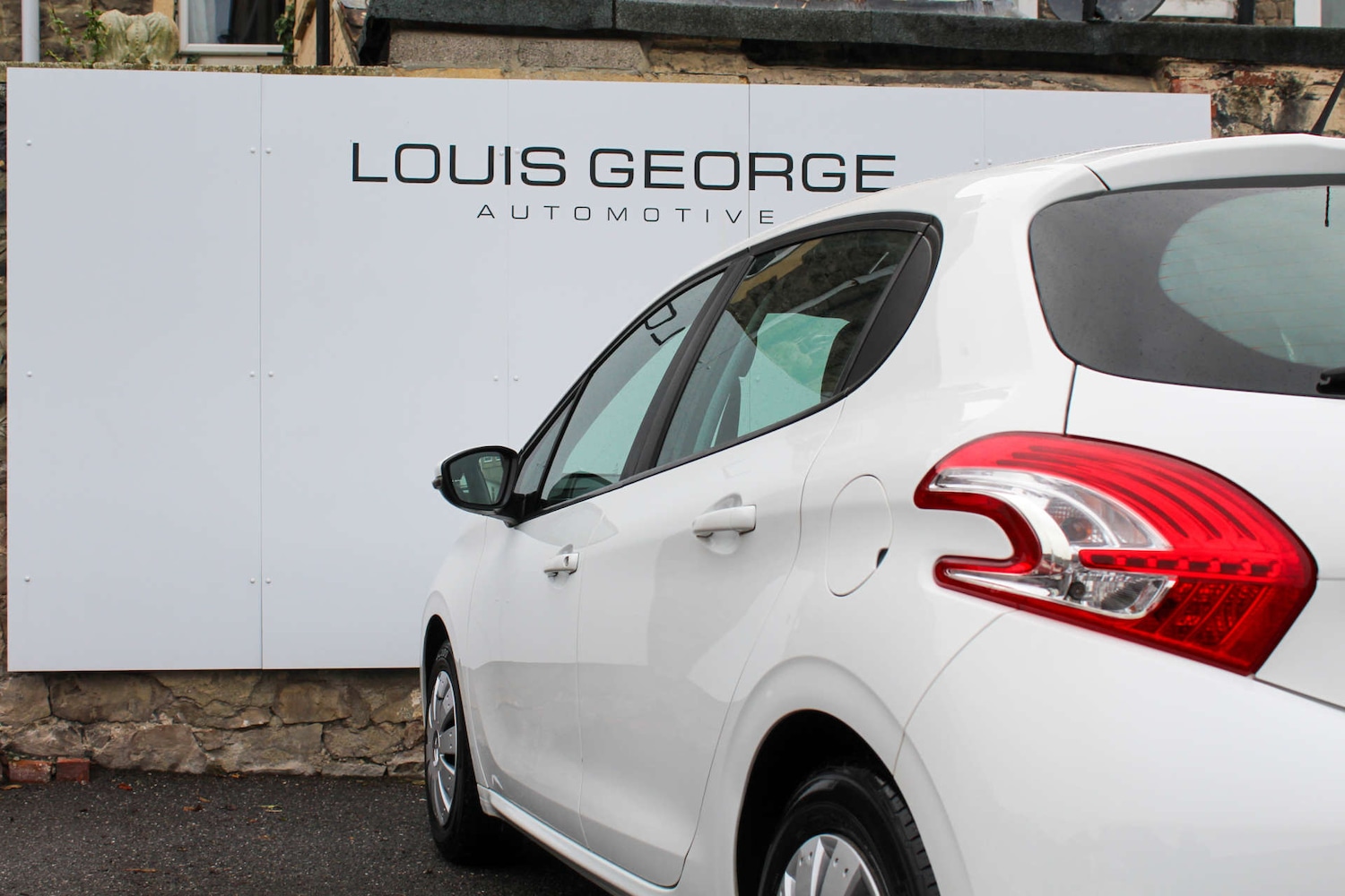 Used Peugeot 208 2013 for sale - 76382754: Photo 9