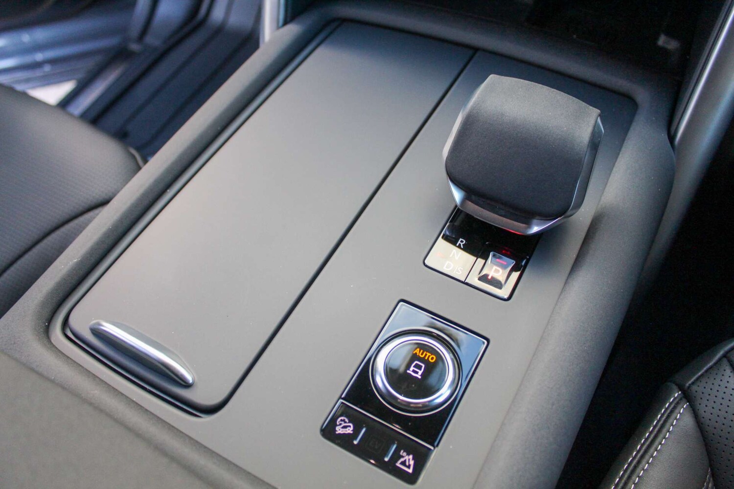 Used Land Rover Discovery 2025 for sale - 77336940: Photo 32