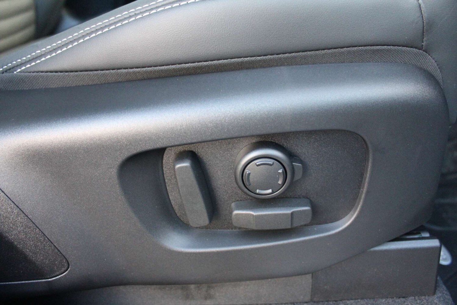 Used Land Rover Discovery 2025 for sale - 77336940: Photo 50