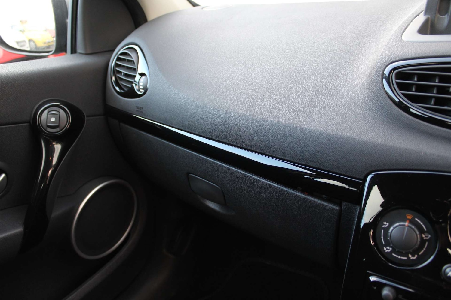 Used Renault Clio 2012 for sale - 77571341: Photo 22