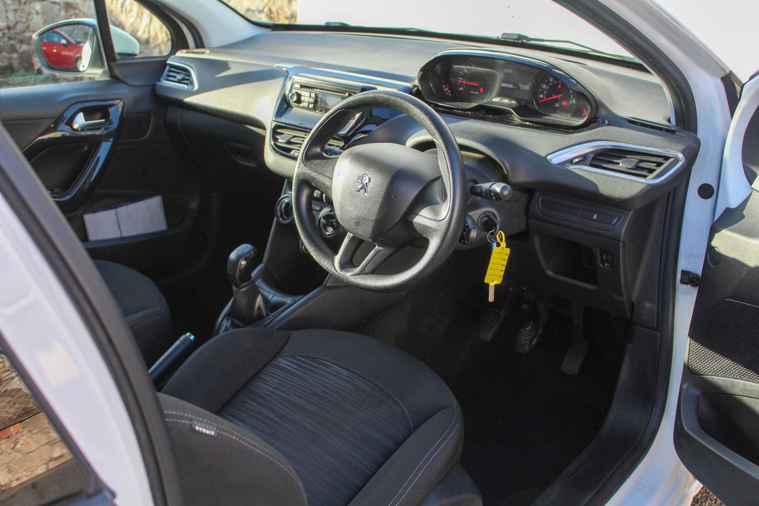 Used Peugeot 208 2012 for sale - 77437721: Photo 17