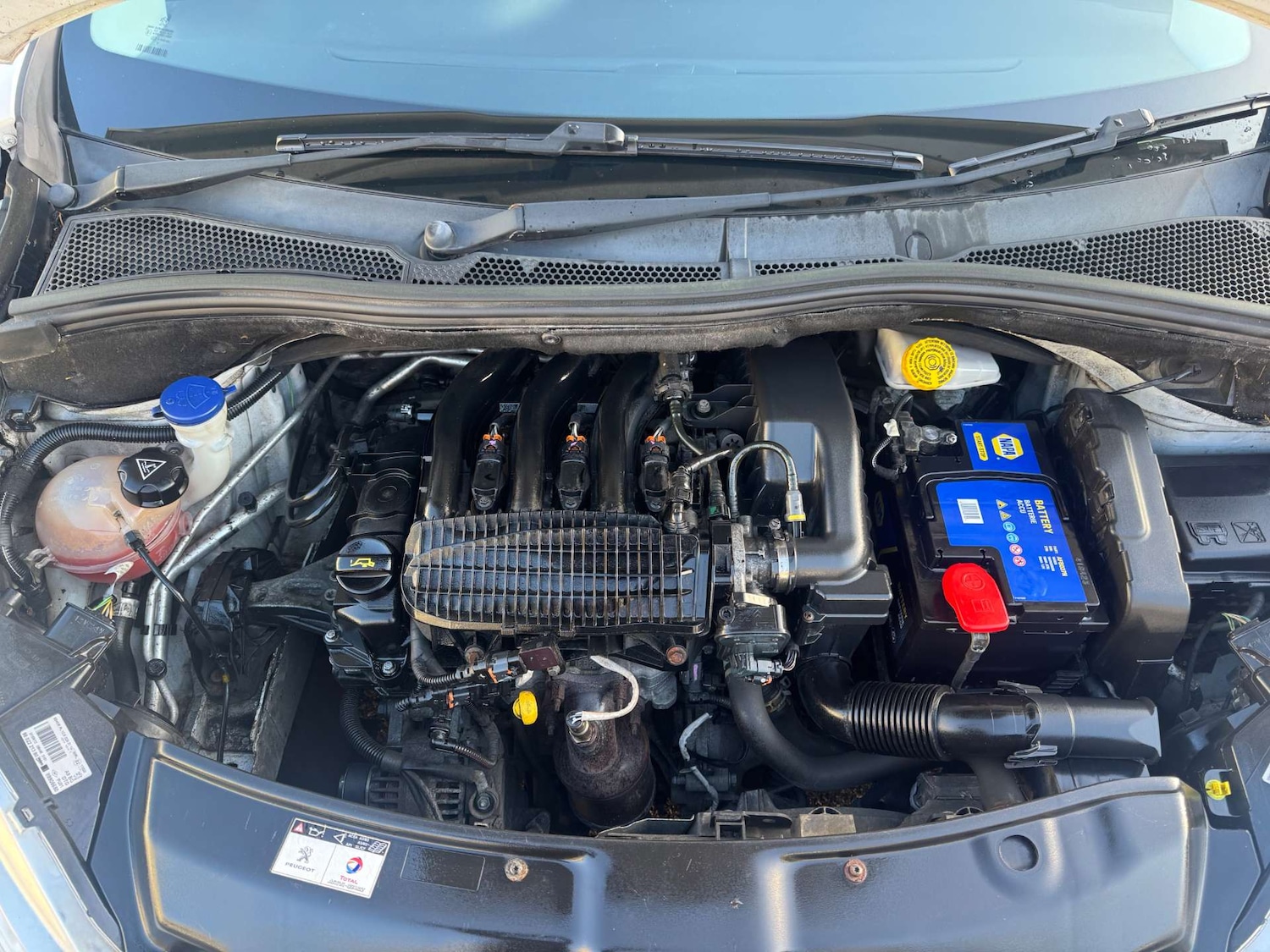 Used Peugeot 208 2012 for sale - 77437721: Photo 28