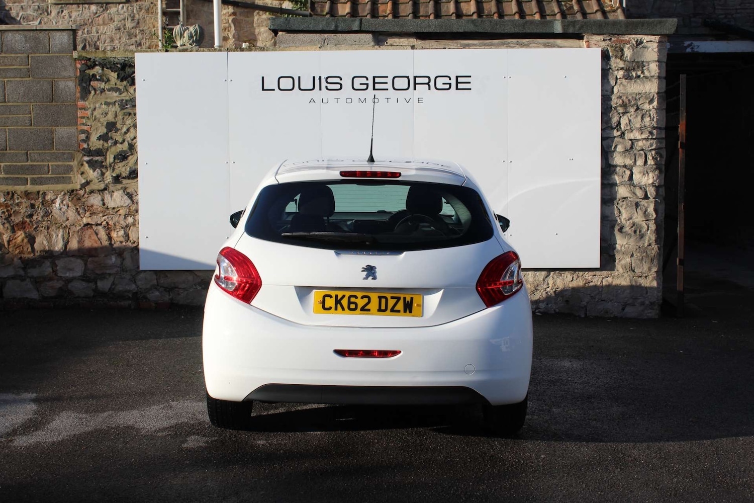 Used Peugeot 208 2012 for sale - 77437721: Photo 3