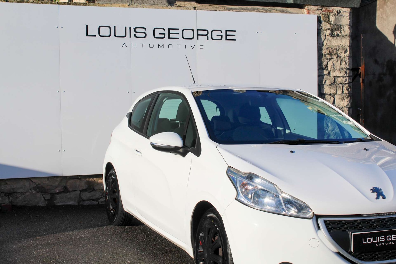 Used Peugeot 208 2012 for sale - 77437721: Photo 5