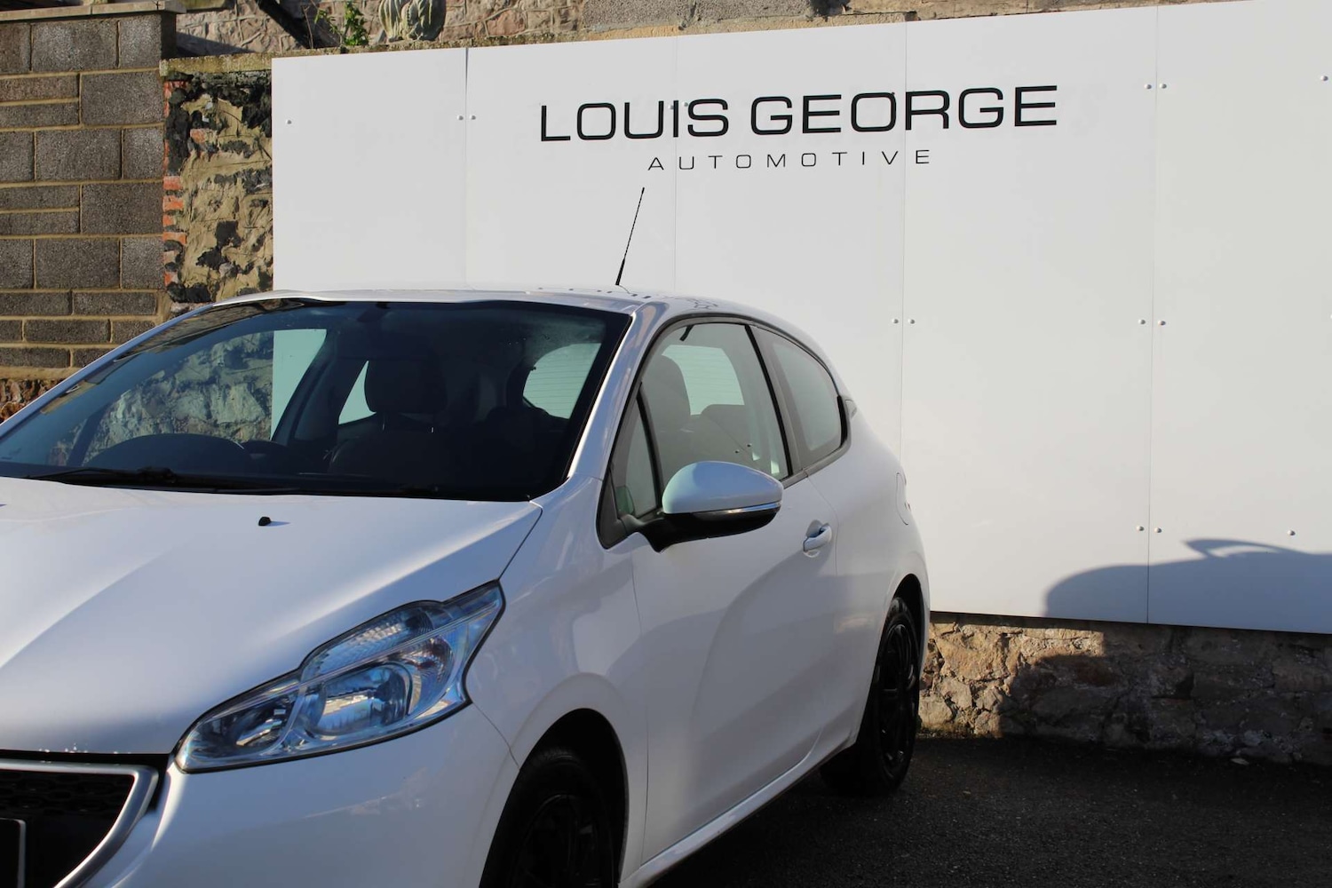 Used Peugeot 208 2012 for sale - 77437721: Photo 6