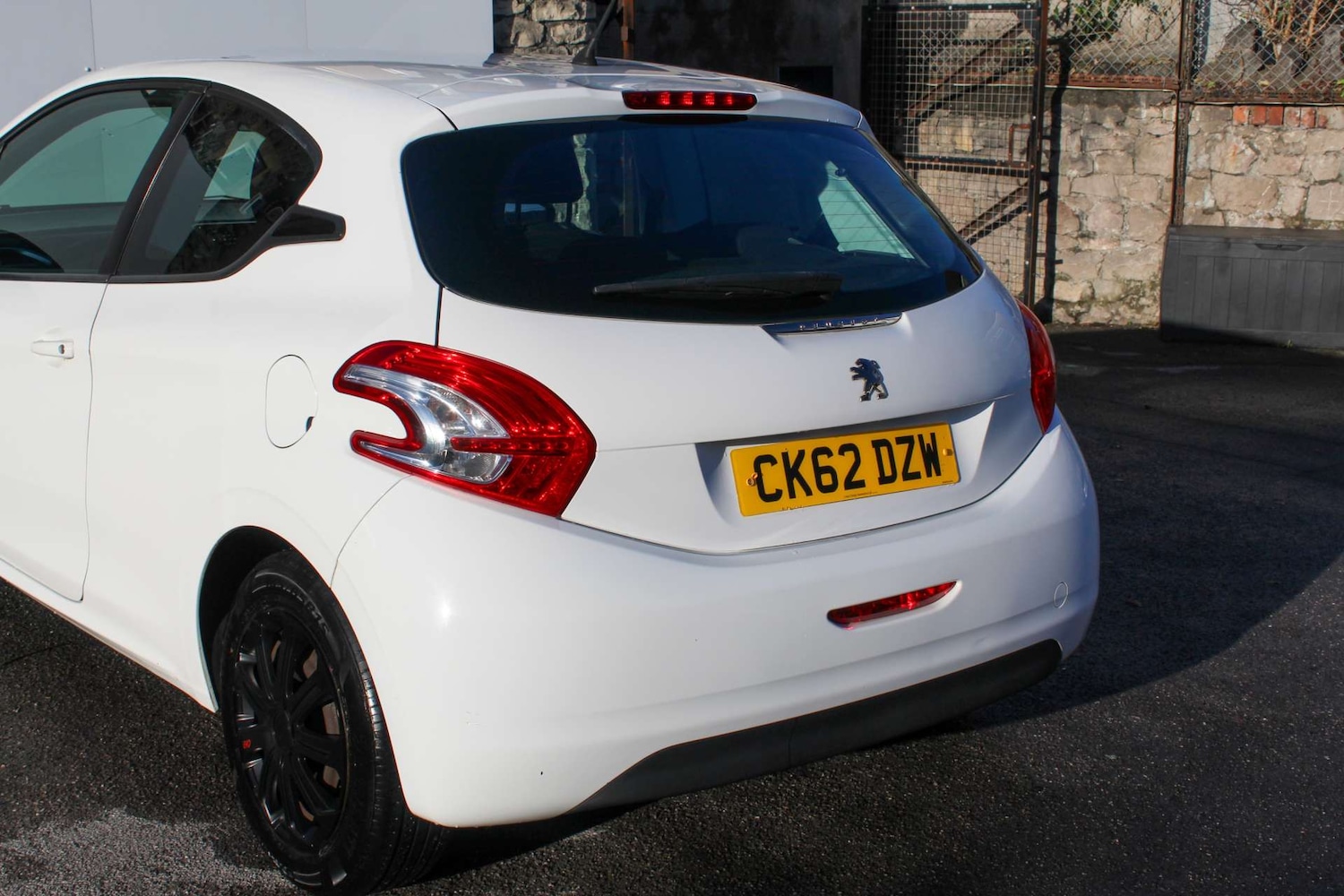 Used Peugeot 208 2012 for sale - 77437721: Photo 9