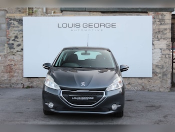 Used Peugeot 208 2014 for sale - 79129953: Photo