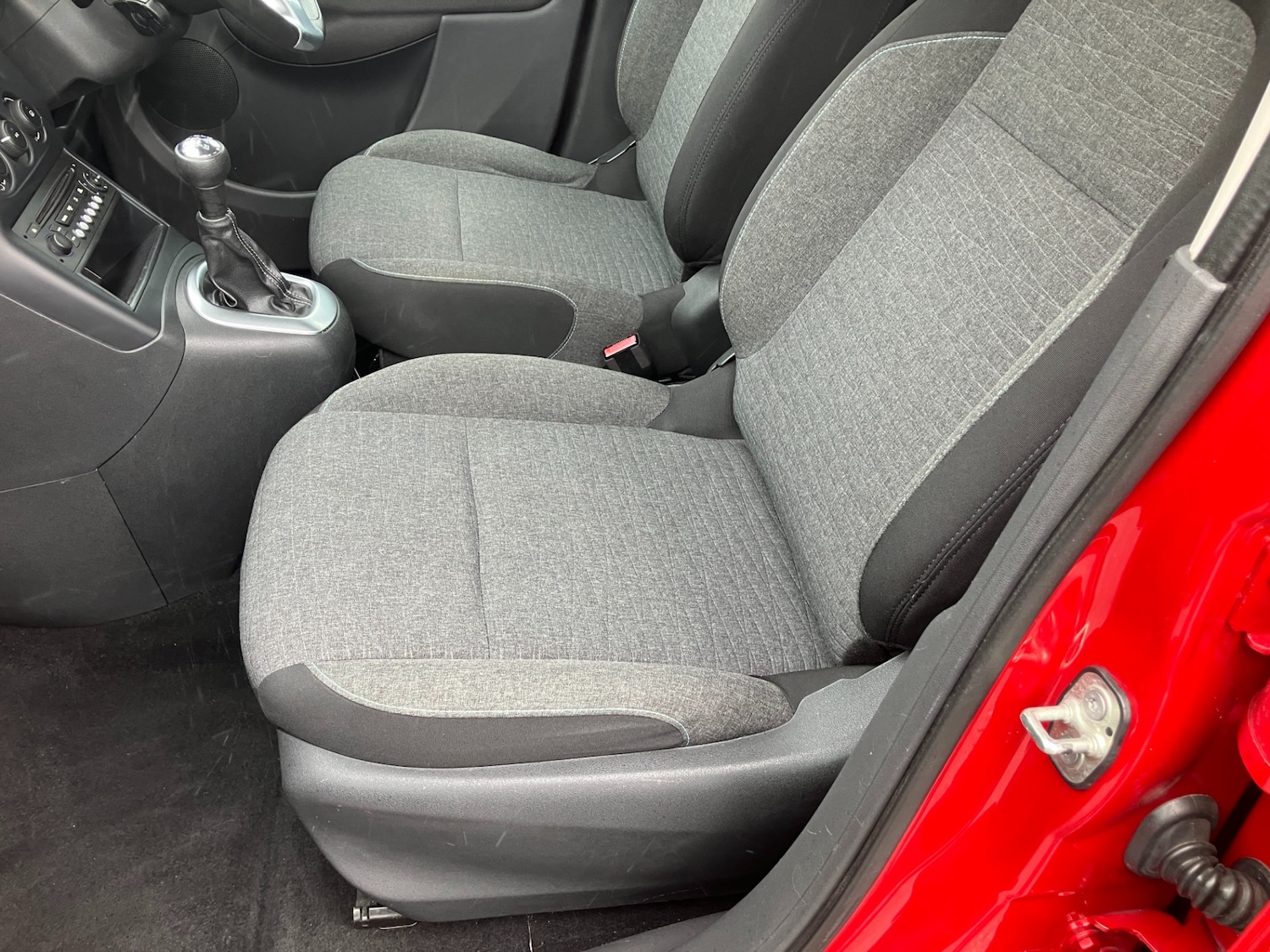 Used Citroen C3 Picasso 2016 for sale - 77848196: Photo 11