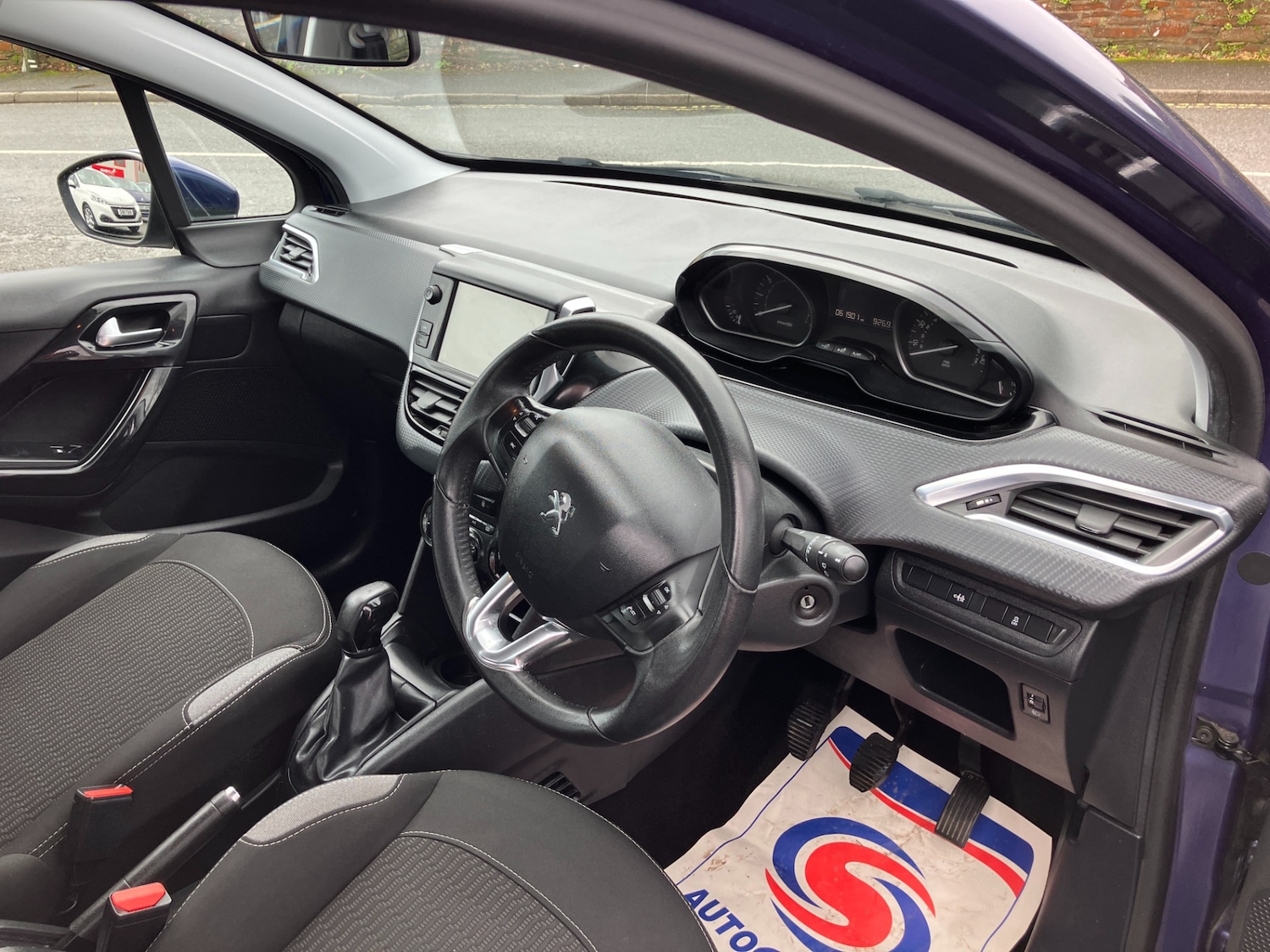 Used Peugeot 208 2016 for sale - 77677425: Photo 10