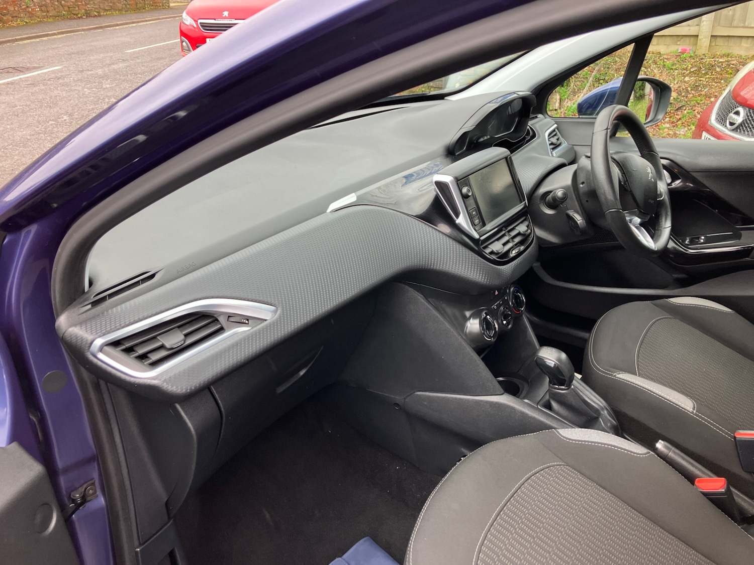 Used Peugeot 208 2016 for sale - 77677425: Photo 8