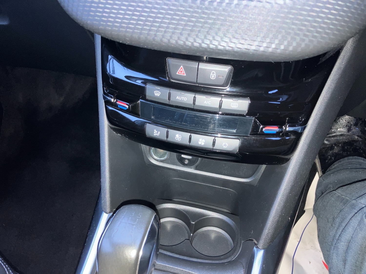 Used Peugeot 2008 2014 for sale - 77207555: Photo 14