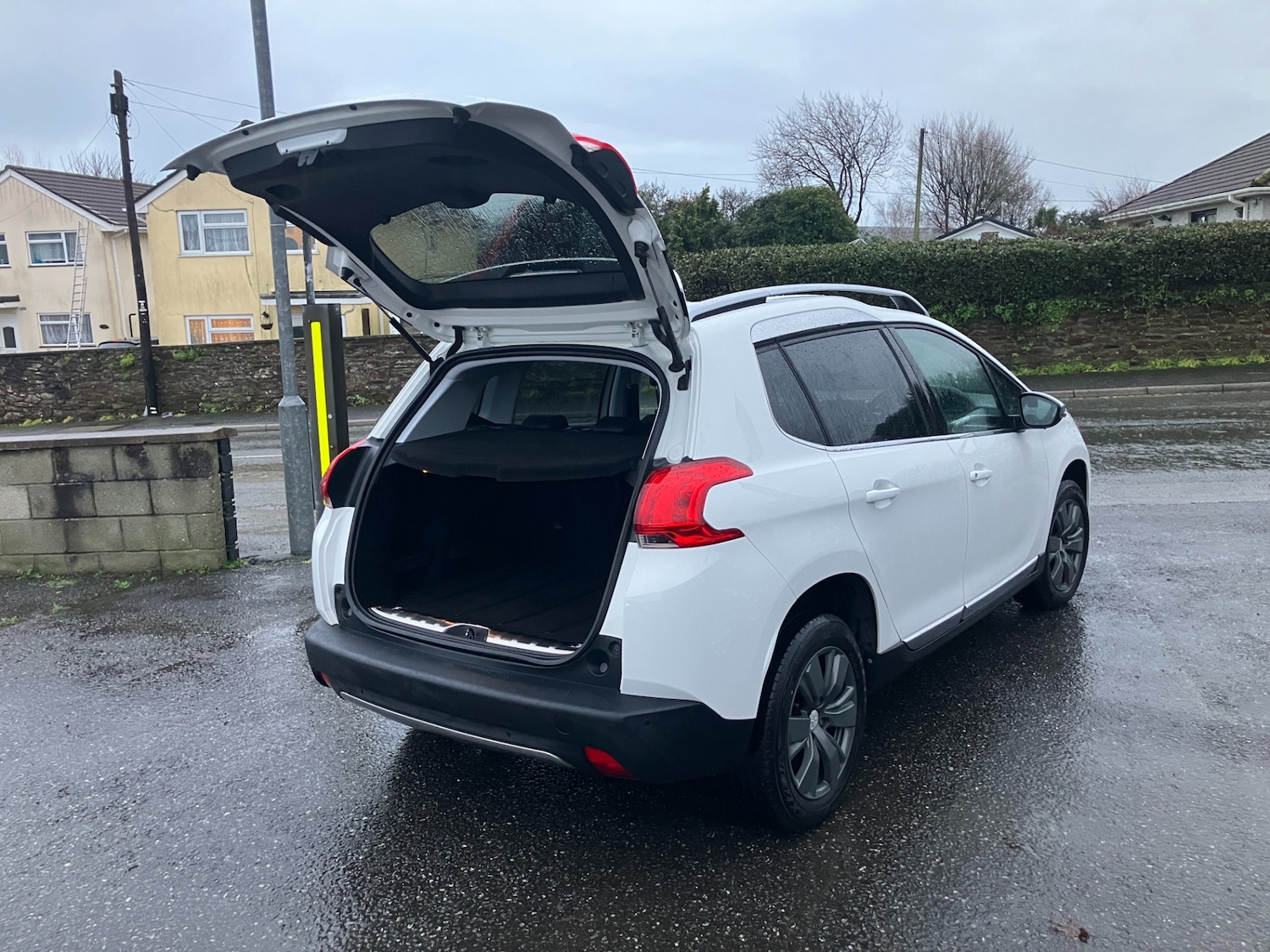 Used Peugeot 2008 2014 for sale - 77207555: Photo 3