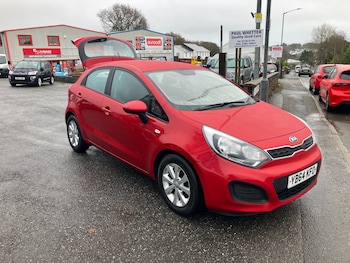 2015 (64) - 1.25 VR7 5dr