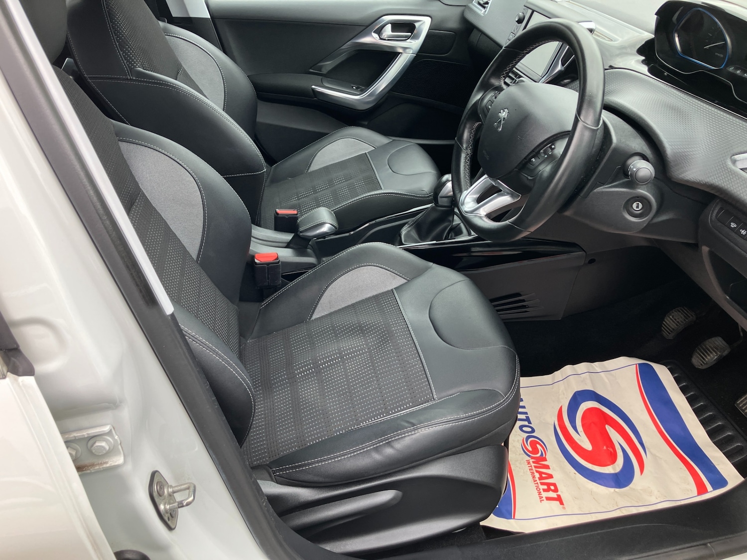 Used Peugeot 2008 2016 for sale - 78105010: Photo 12