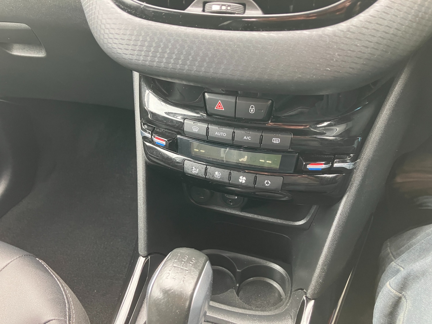 Used Peugeot 2008 2016 for sale - 78105010: Photo 13